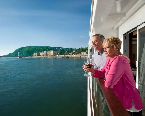 Viking Sjofn - Veranda Suite A B 4.jpg